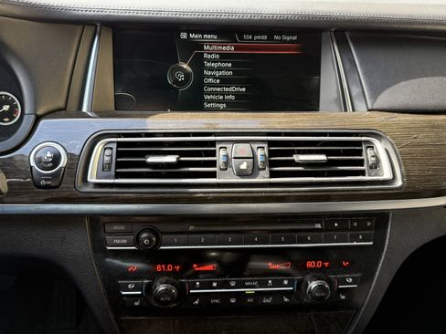 Used 2014 BMW 750Li image 36