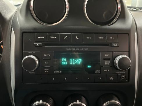 Used 2016 Jeep Compass Latitude AWD/4WD image 24
