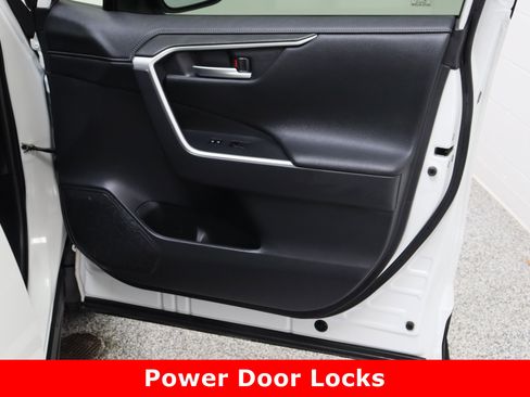 Used 2020 Toyota RAV4 Limited image 40