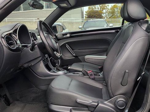 Used 2018 Volkswagen Beetle 2.0T FWD image 12