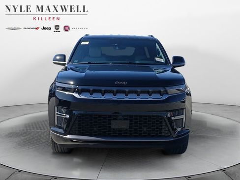 New 2026 Jeep Grand Wagoneer L 2WD image 18