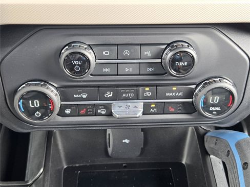 Used 2023 Ford Bronco Wildtrak AWD/4WD image 17
