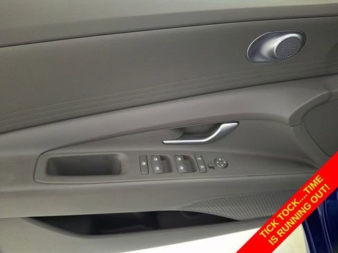 Used 2024 Hyundai Elantra SEL FWD image 15