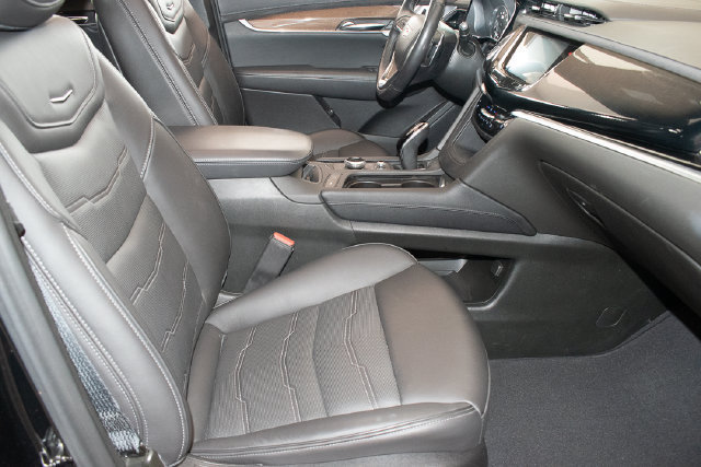 Used 2024 Cadillac XT6 Sport w/ LPO, ONYX Package AWD/4WD image 10