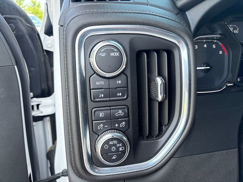 Used 2022 GMC Sierra 1500 SLT w/ SLT Premium Package AWD/4WD image 22