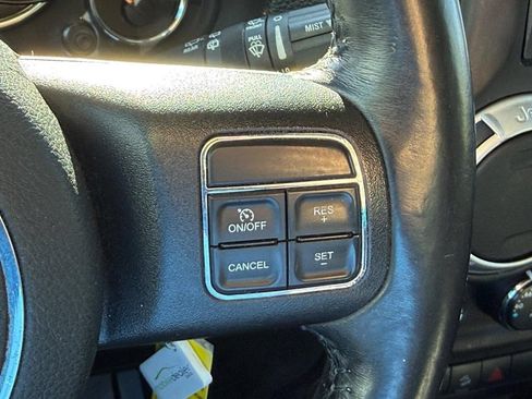 Used 2016 Jeep Wrangler Unlimited Sahara w/ Connectivity Group AWD/4WD image 15