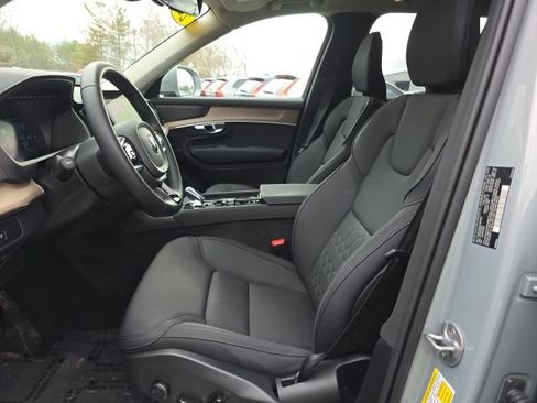 Certified 2025 Volvo XC90 B5 Plus AWD/4WD image 28