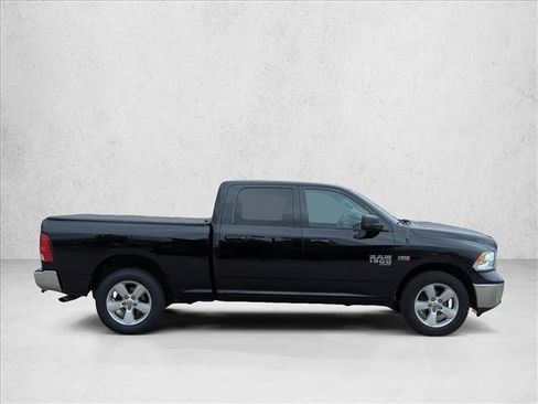 Used 2019 RAM 1500 Classic SLT AWD/4WD image 4