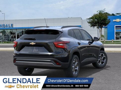 New 2026 Chevrolet Trax LT FWD image 4