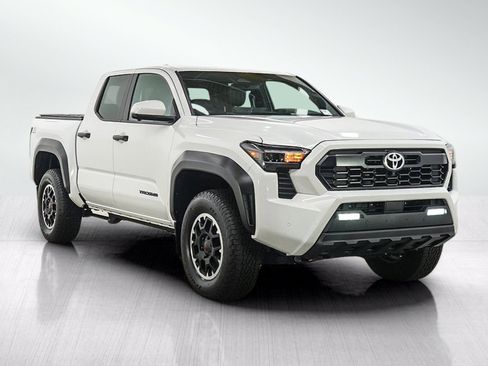 Used 2024 Toyota Tacoma TRD Off-Road w/ TRD Off Road Premium Package AWD/4WD image 7