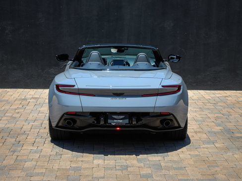 Used 2022 Aston Martin DB11 Volante RWD image 7