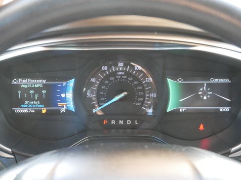 Used 2020 Ford Fusion SE FWD image 21