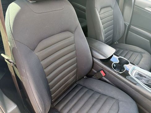 Used 2015 Ford Fusion SE image 28