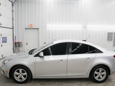 Used 2015 Chevrolet Cruze LT image 8