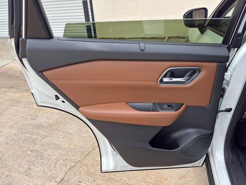 Used 2024 Nissan Rogue Platinum w/ Platinum Premium Package FWD image 41