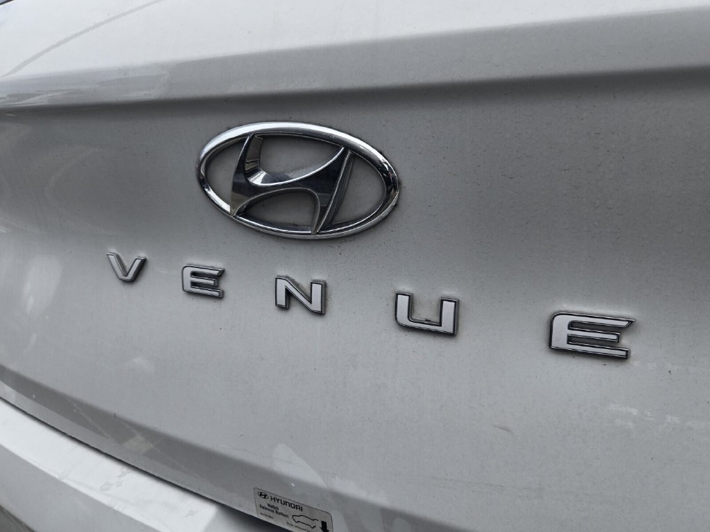 Used 2024 Hyundai Venue SEL FWD image 9