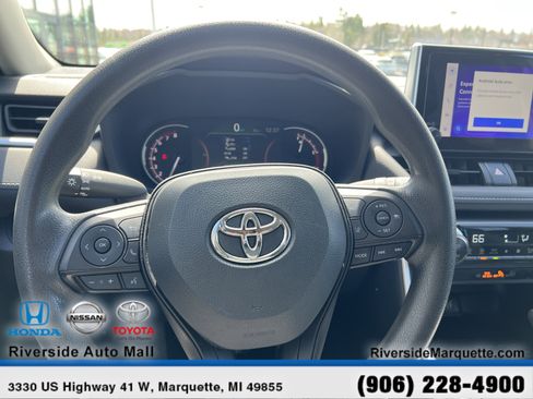 Used 2025 Toyota RAV4 XLE AWD/4WD image 21