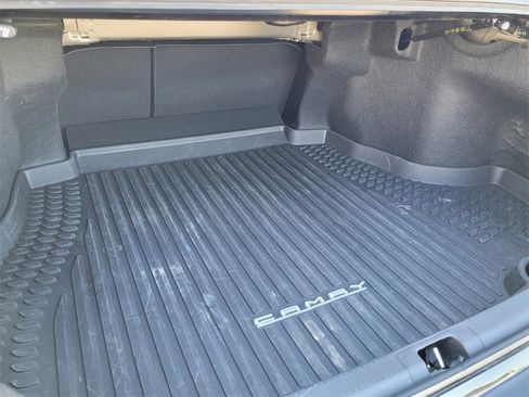 Used 2025 Toyota Camry SE image 9