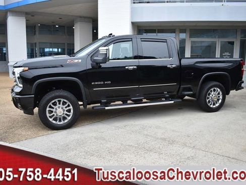 Used 2024 Chevrolet Silverado 2500 LTZ w/ LTZ Plus Package image 6