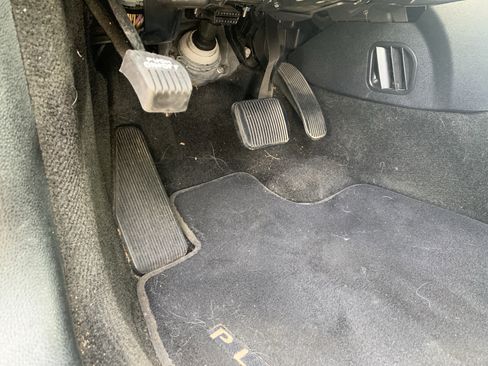 Used 2017 Ford Explorer Platinum image 17