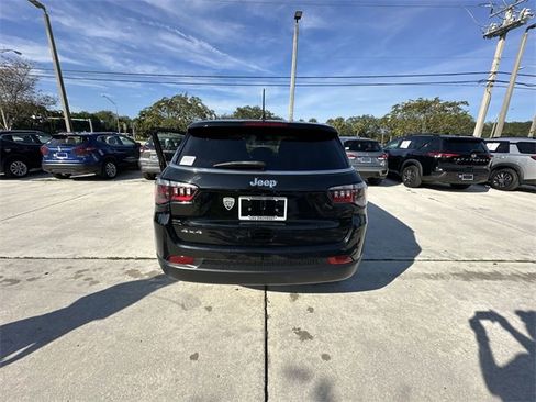 Used 2024 Jeep Compass Sport image 21