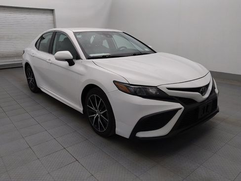 Used 2022 Toyota Camry SE image 13