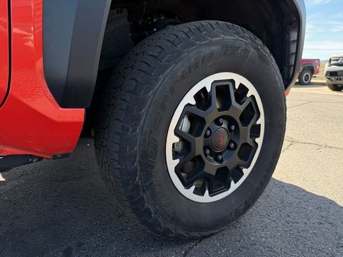 Used 2024 Toyota Tacoma TRD Off-Road image 30