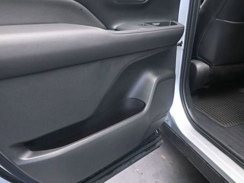 Used 2025 Toyota Grand Highlander FWD image 20