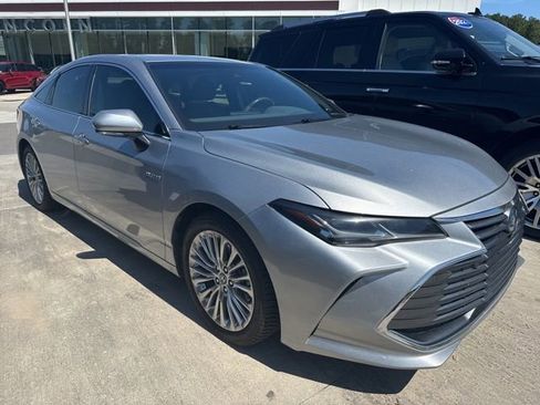 Used 2020 Toyota Avalon Limited w/ Advanced Safety Package FWD image 5