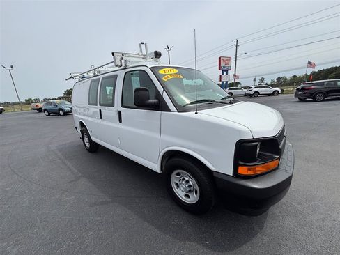 Used 2017 Chevrolet Express 2500 w/ Cold Climate Package RWD image 8