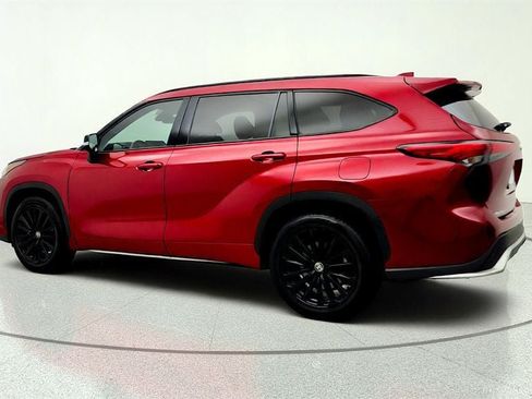 Used 2023 Toyota Highlander XSE AWD/4WD image 7