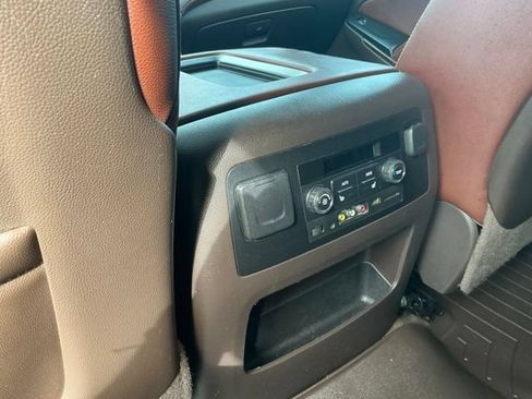 Used 2015 Chevrolet Tahoe LTZ AWD/4WD image 39