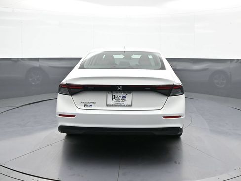 Certified 2023 Honda Accord LX image 7