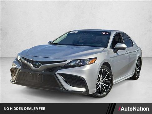 Used 2023 Toyota Camry SE FWD image 1