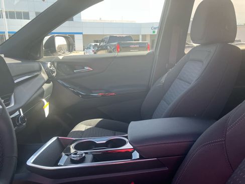 New 2026 Chevrolet Equinox LT w/ Safety and Technology Package FWD image 10