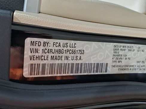 Used 2023 Jeep Grand Cherokee Limited w/ Luxury Tech Group II AWD/4WD image 43