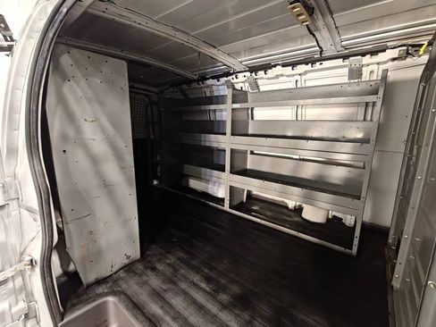 Used 2021 Chevrolet Express 2500 RWD image 23