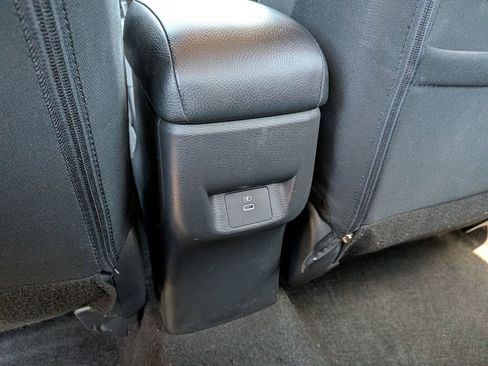 Used 2025 Nissan Versa SV FWD image 35