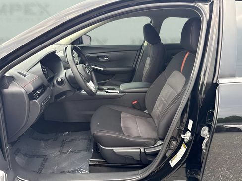 Used 2025 Nissan Sentra SR FWD image 5