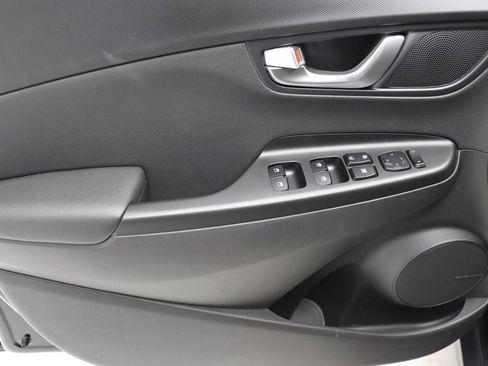 Used 2023 Hyundai Kona Limited AWD/4WD image 14