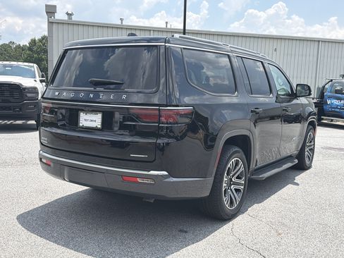 Used 2022 Jeep Wagoneer Series III w/ Convenience Group I AWD/4WD image 8