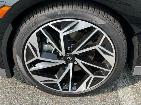 New 2024 Hyundai Ioniq 6 SEL AWD/4WD image 9