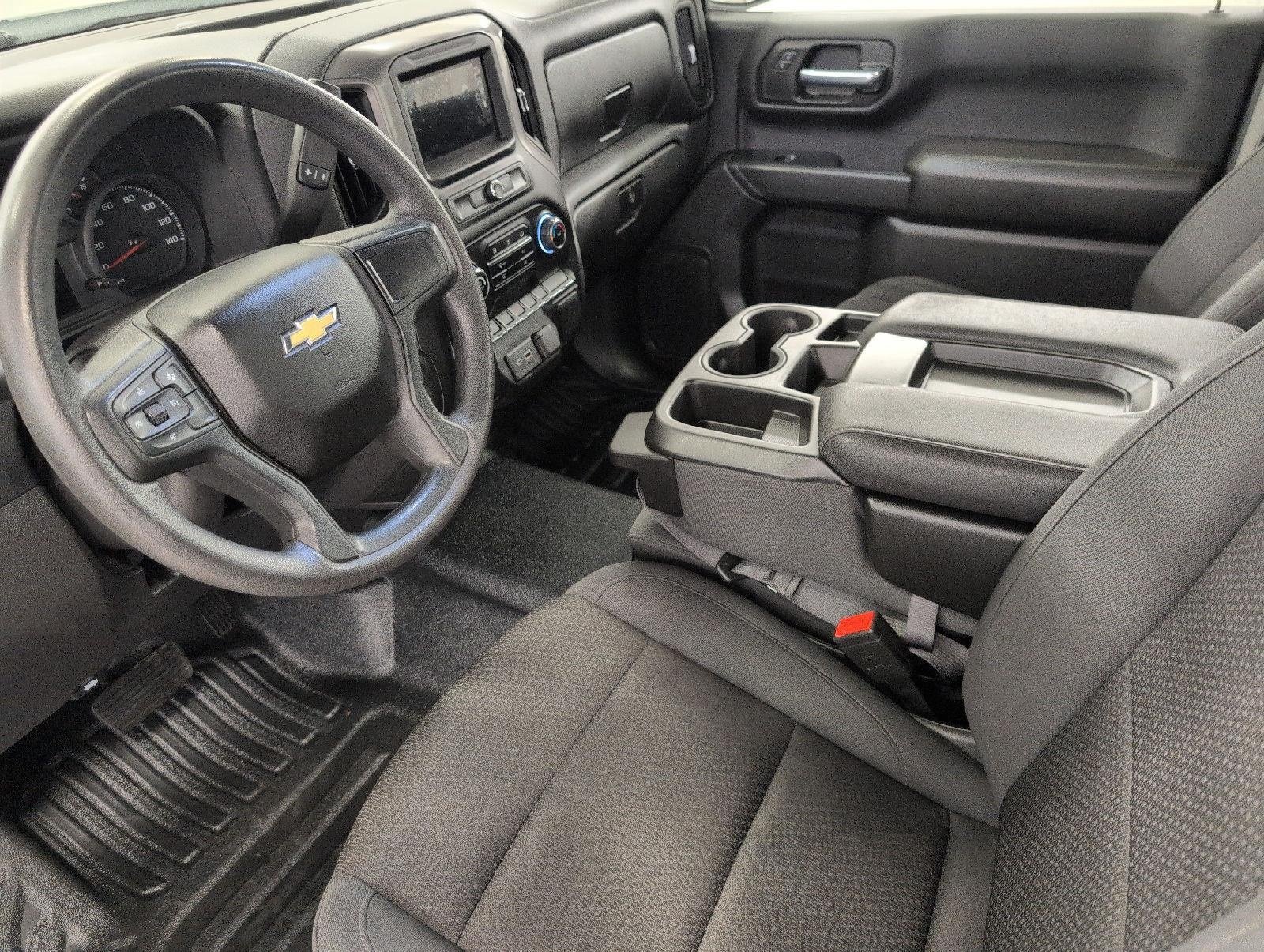 Certified 2025 Chevrolet Silverado 1500 W/T RWD image 9