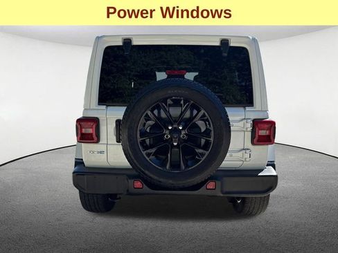 Used 2021 Jeep Wrangler Unlimited Sahara w/ Cold Weather Group AWD/4WD image 11