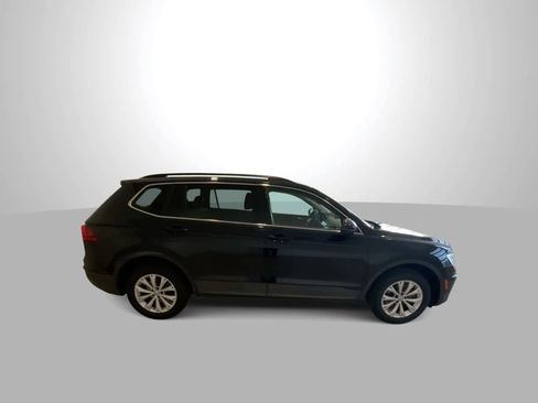 Used 2019 Volkswagen Tiguan SE w/ Panoramic Sunroof Package image 9