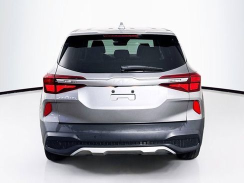 Used 2023 Kia Seltos LX image 6