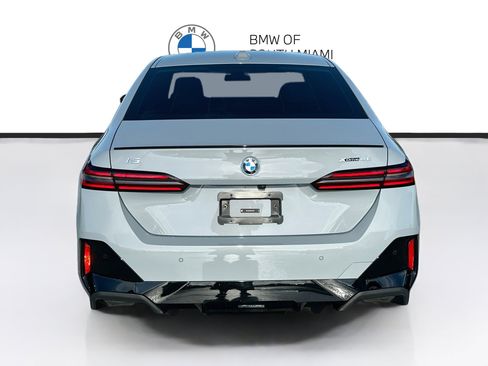 Certified 2025 BMW i5 eDrive40 w/ M Sport Package AWD/4WD image 6
