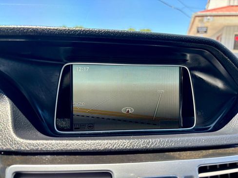 Used 2014 Mercedes-Benz E 350 4MATIC Sedan image 21