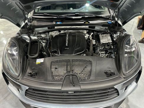 Used 2021 Porsche Macan AWD/4WD image 25