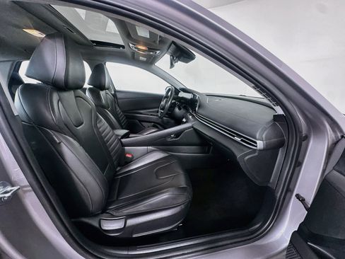 Used 2025 Hyundai Elantra Limited FWD image 30